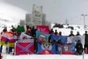 Александру Захарченко вручили флаги Республики, побывавшие на вершине Эльбруса