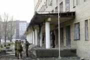 МЧС ДНР разбирает завалы после ночного обстрела украинских боевиков